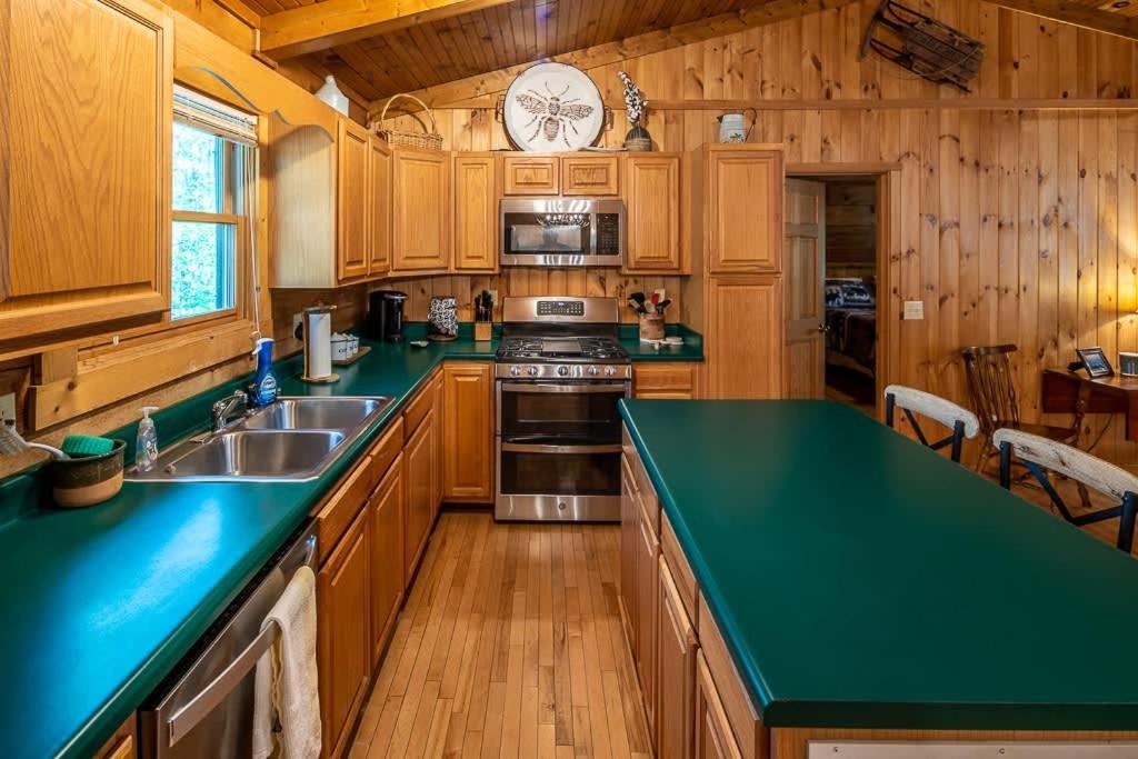 Cozy 'Grey Fox' Cabin Between Boone & בלואינג רוק מראה חיצוני תמונה