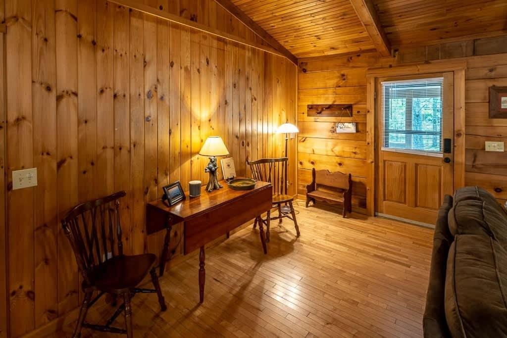 Cozy 'Grey Fox' Cabin Between Boone & בלואינג רוק מראה חיצוני תמונה